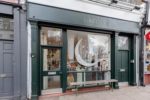 2 bedroom property for sale, Newington Green Road, London N1