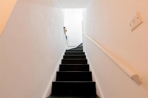 2 bedroom property for sale, Newington Green Road, London N1