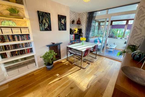 3 bedroom semi-detached house for sale, Hillary Crescent, Luton, Bedfordshire, LU1 5JH