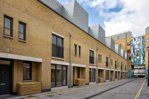 2 bedroom maisonette for sale, Munro Mews, London W10