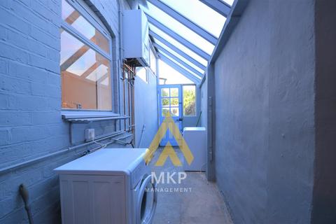 4 bedroom terraced house to rent, Westminster Road, Selly Oak, Birmingham B29
