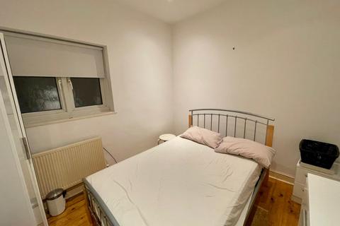 undefined, Finchley Lane, London, NW4