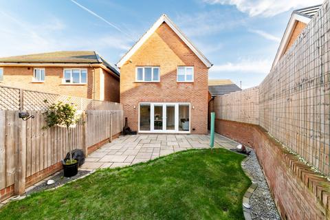 3 bedroom detached house for sale, Pilling Way, Scissett, HD8