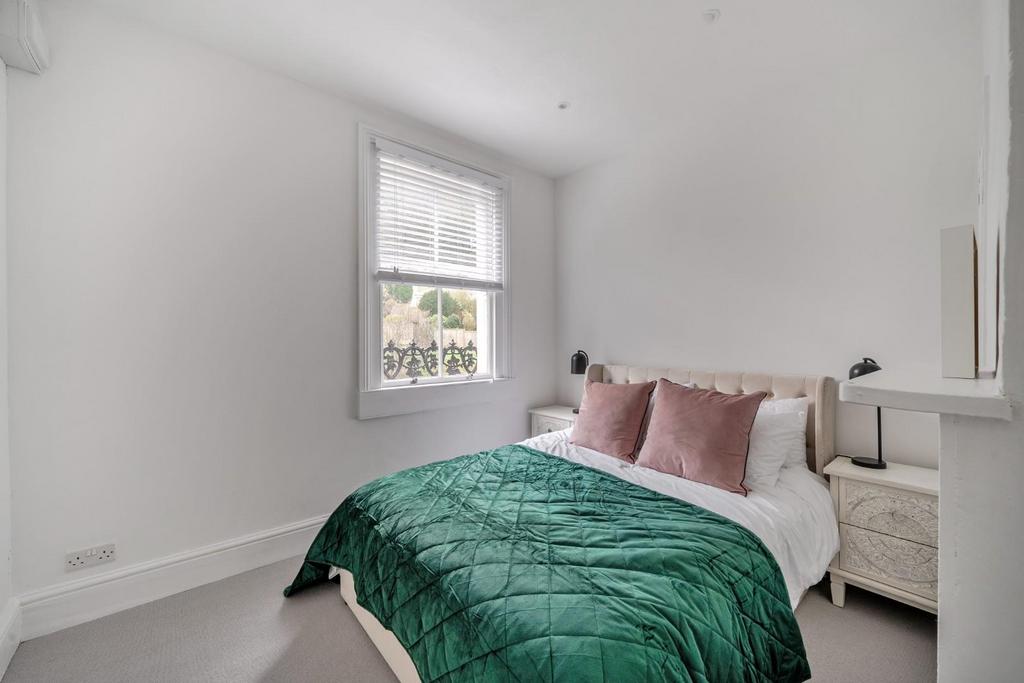Bedroom 2i