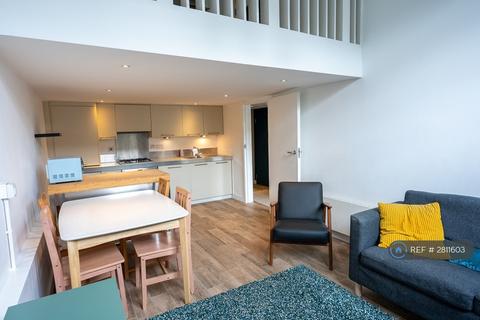 2 bedroom maisonette to rent, Schoolhouse Yard, London, SE18