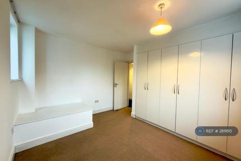 2 bedroom flat to rent, Finchley Road, London, NW11