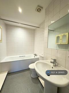 2 bedroom flat to rent, Finchley Road, London, NW11