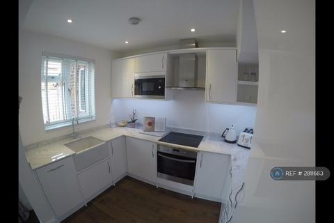 3 bedroom terraced house to rent, Kendall Avenue, Beckenham, BR3