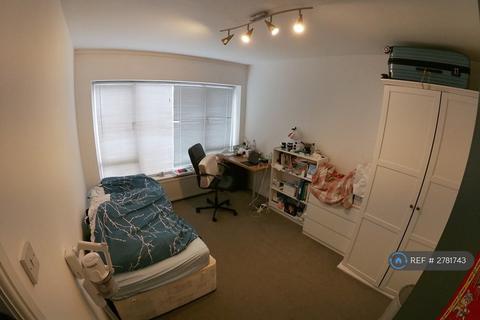5 bedroom terraced house to rent, Guildford Park Avenue, Guildford, GU2