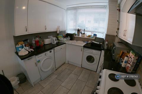 5 bedroom terraced house to rent, Guildford Park Avenue, Guildford, GU2