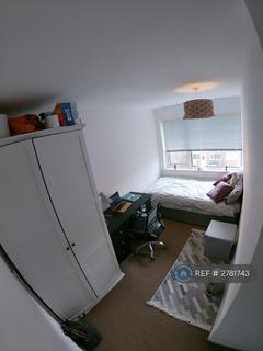 5 bedroom terraced house to rent, Guildford Park Avenue, Guildford, GU2