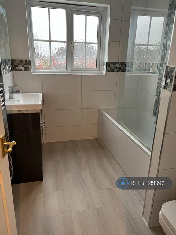 Main bathroom