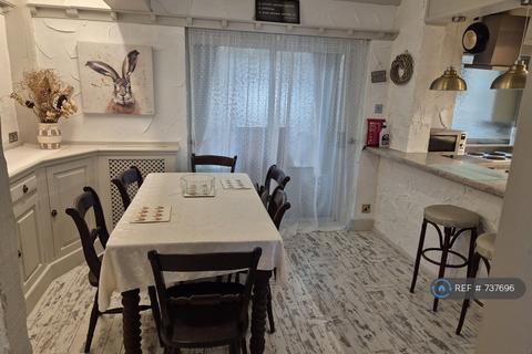 undefined, Victoria Road Bunny, Nottinham, NG11