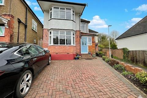 4 bedroom detached house for sale, Cutenhoe Road, Luton, Bedfordshire, LU1 3NG