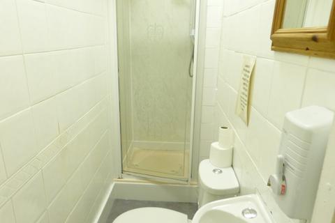 Flat to rent, London, NW11