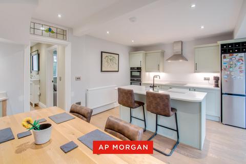 3 bedroom semi-detached house for sale, Jubilee Avenue, Redditch, Worcestershire, B97