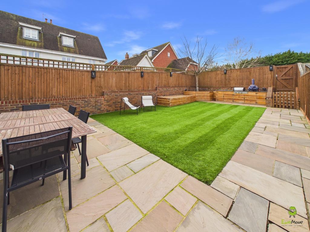 Presented by James Hillier at Ewe Move Bexleyheath