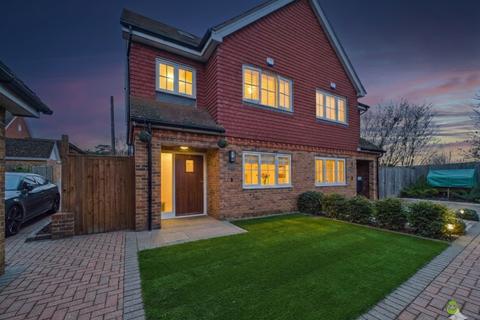 4 bedroom semi-detached house for sale, 4a Chaplin Court Sutton At Hone, Sutton At Hone, Dartford