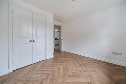 2 bedroom apartment for sale, Admiral Court, 8 Barton Close, London, NW4