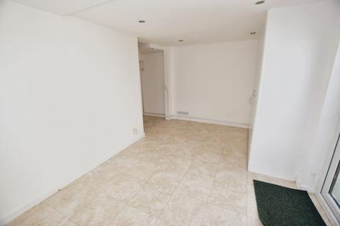 3 bedroom end of terrace house for sale, Churchill Road