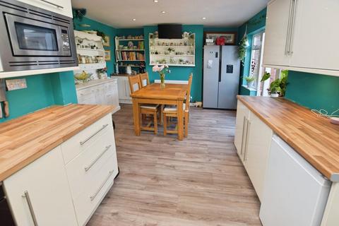 4 bedroom semi-detached house for sale, Woolsery Avenue