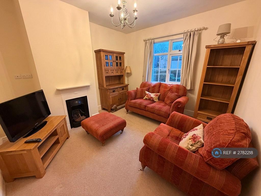 Bedroom 2 / Snug