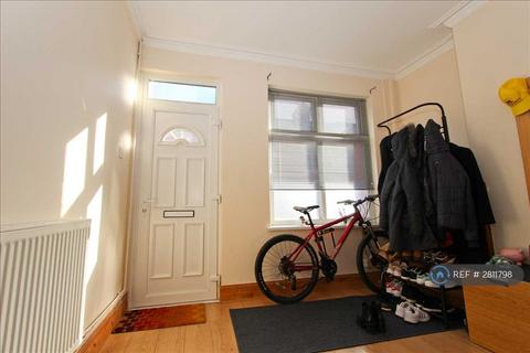 2 bedroom terraced house to rent, Luther St, Leicester, LE3