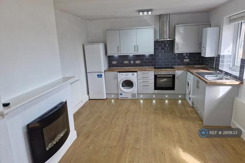 1 bedroom flat to rent, Nailsworth Crescent, Merstham, Redhill, RH1
