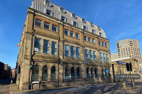 2 bedroom flat to rent, York Road, London, SW11
