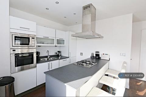 2 bedroom flat to rent, York Road, London, SW11