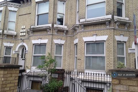 2 bedroom flat to rent, Trinity Road, London, SW17