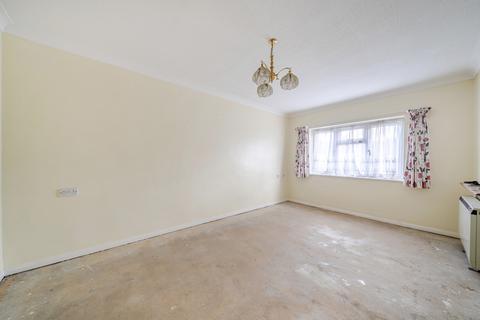 2 bedroom apartment for sale, Chatsworth Place, Mitcham CR4