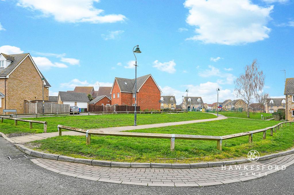 Fans Lane, Iwade - Nearby green