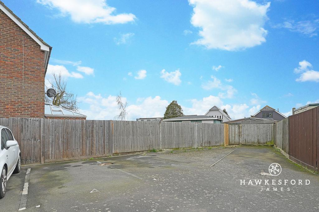 Fans Lane, Iwade - Parking