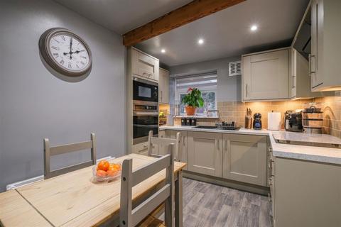 2 bedroom end of terrace house for sale, Halifax Road, Huddersfield HD3
