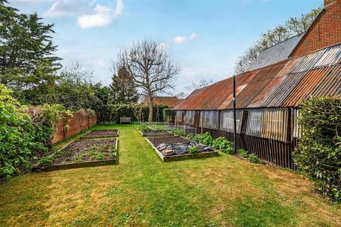 5 bedroom detached house for sale, High Street, Urchfont, SN10