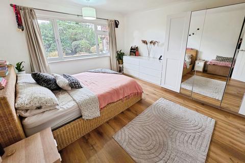 2 bedroom apartment for sale, Redhill Drive, Bournemouth BH10