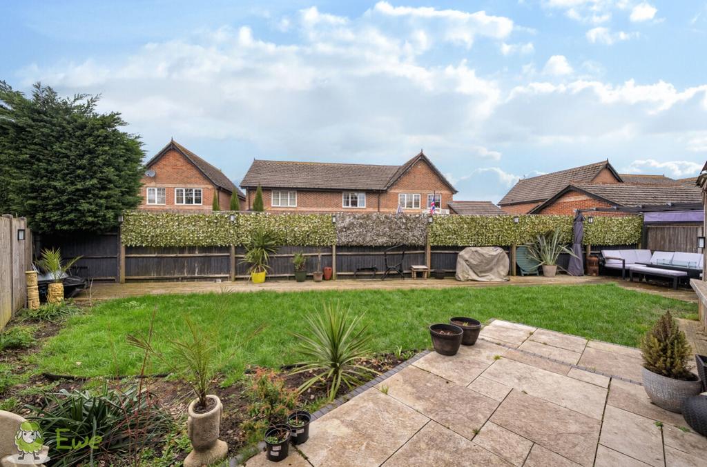 Rear Corner Plot Garden