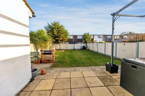 2 bedroom detached bungalow for sale, Melbourne Road, Clacton-on-sea CO15