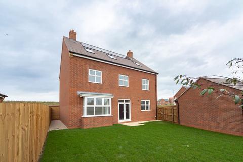 5 bedroom detached house for sale, William Railton Road, Garendon Park, LE12