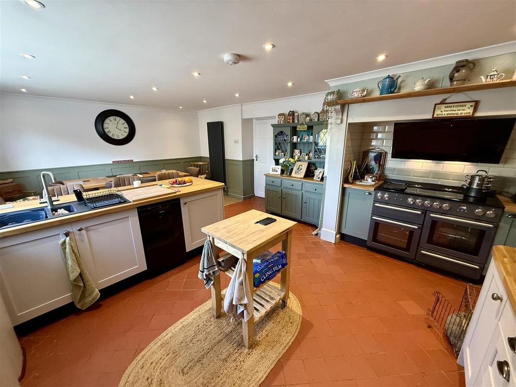 Farmhouse style kitchen/dining room