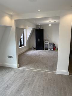 undefined, St. Johns Road, Isleworth TW7
