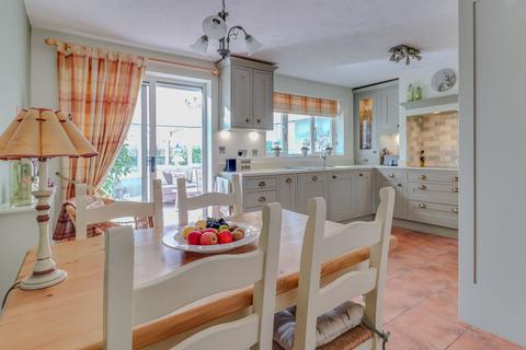 5 bedroom detached house for sale, Forest House Lane, Leicester Forest East, LE3