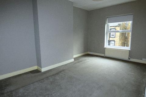 3 bedroom terraced house to rent, Zoar Street, Morley