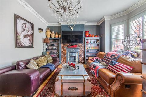 undefined, Broomwood Road, Battersea SW11