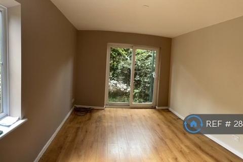 undefined, Rose Kiln Lane, Reading, RG1
