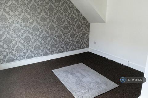 2 bedroom flat to rent, Regent Court, Hinckley, LE10
