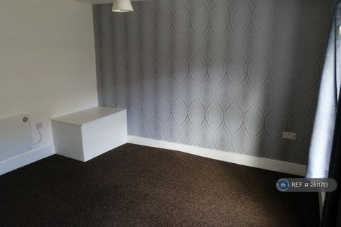 2 bedroom flat to rent, Regent Court, Hinckley, LE10