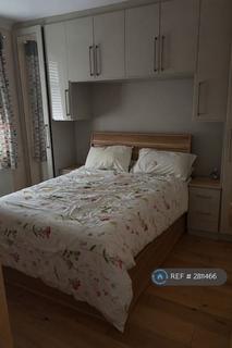 4 bedroom terraced house to rent, Lowbrook Road, London, IG1
