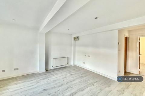 undefined, Coombe Gardens, High Wycombe, HP14